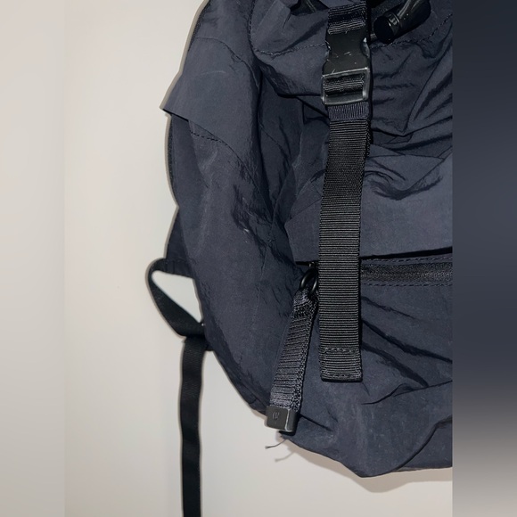 Lululemon On My Level Rucksack 18L | Black | Lululemon Backpack - Picture 7 of 16